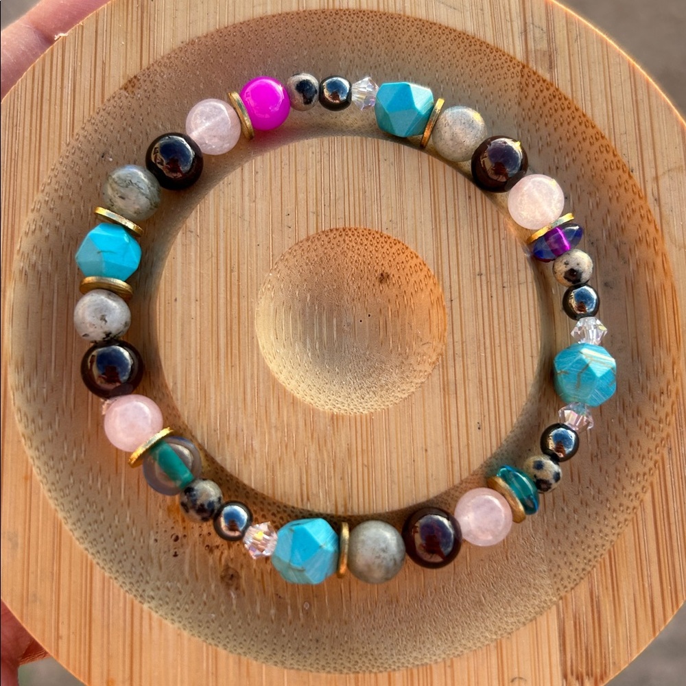 Handmade Howlite+ Labradorite+ Garnet+ Rose Quartz+ Dalmatian Jasper bracelet - Picture 5 of 5